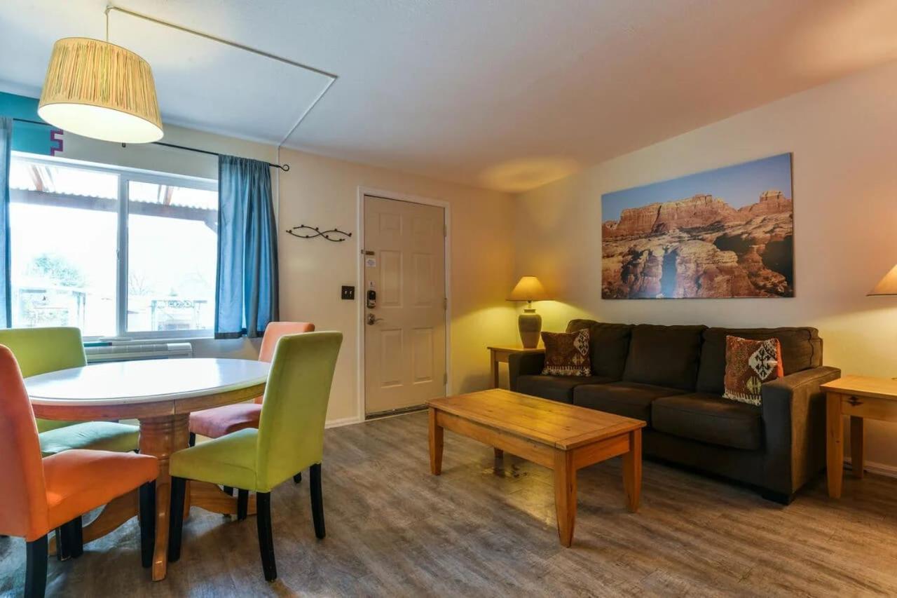 Charming 2 Bedroom Near Downtown - Rose Tree 1 모아브 외부 사진