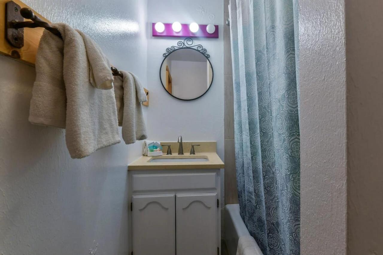 Charming 2 Bedroom Near Downtown - Rose Tree 1 모아브 외부 사진
