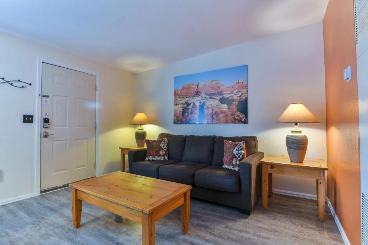 Charming 2 Bedroom Near Downtown - Rose Tree 1 모아브 외부 사진